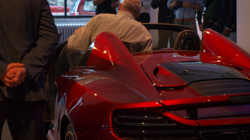 Illustration for article titled The McLaren 12C Spider Live At Classic Car Club Manhattan